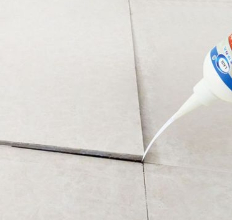 南阳瓷砖空鼓维修公司分享卫生间瓷砖脱落的原因可能有以下几点